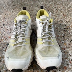 On cloud size 9 cloud x shift